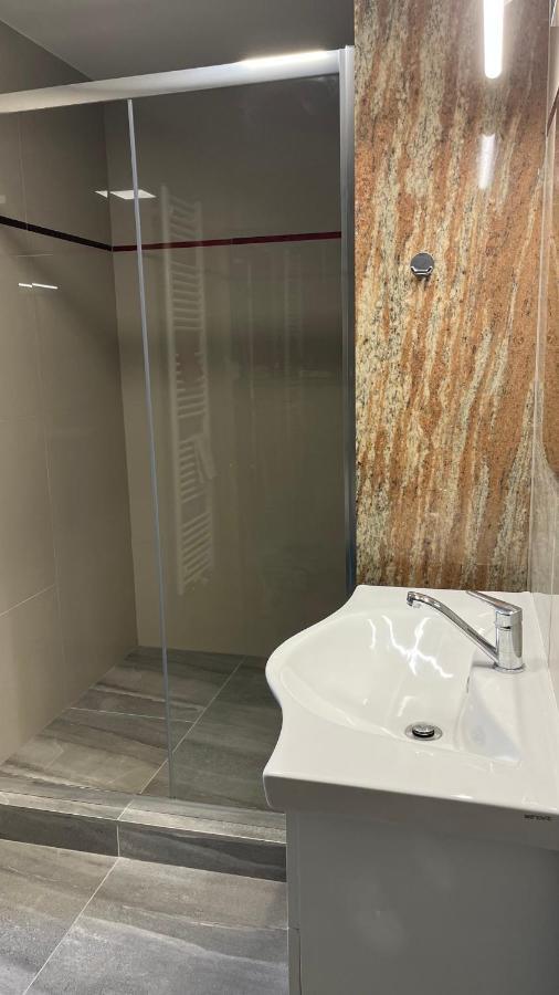 ליברץ Downtown Boutique Apartments מראה חיצוני תמונה